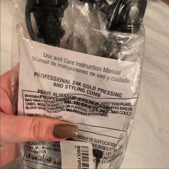 BNIB- 24k Gold pressing and styling comb - Picture 9 of 10